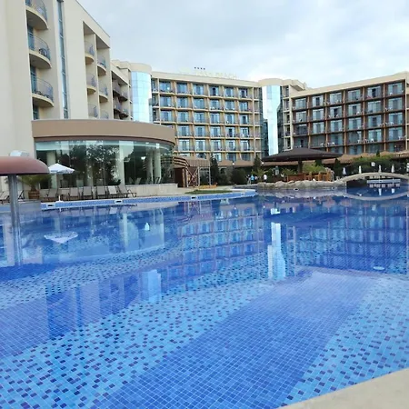 Hotell Tiara 4*