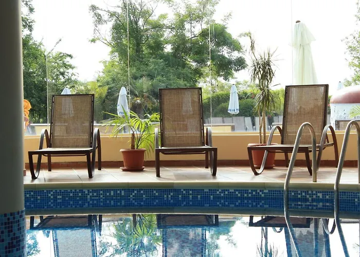 Tiara 4* ساني بيتش