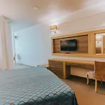 Hotel Tiara