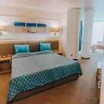 Tiara Hotel 4*