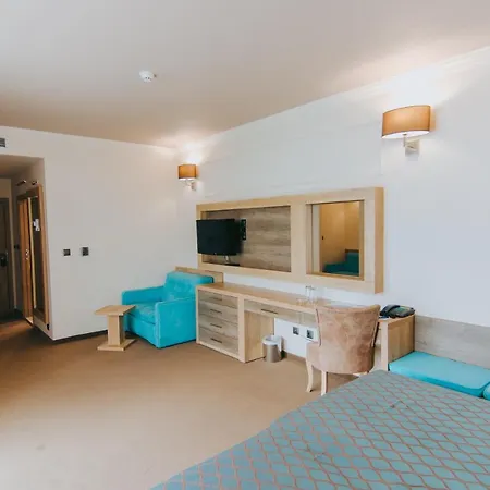 ホテル ティアラ ビーチ オール インクルーシブ