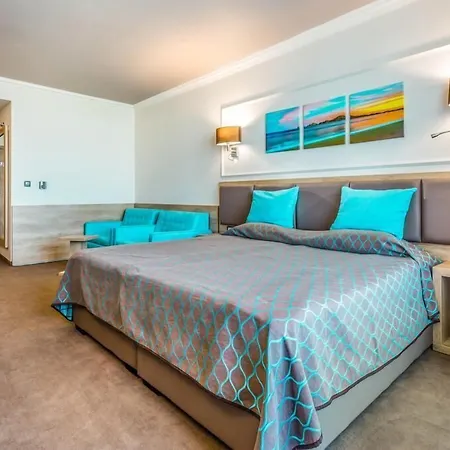 ホテル ティアラ ビーチ オール インクルーシブ サニービーチ