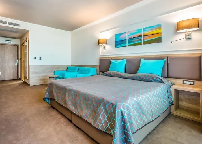 Отель Tiara Солнечный берег